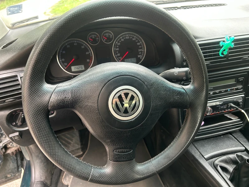 VW Passat 1.8, снимка 9 - Автомобили и джипове - 47475325