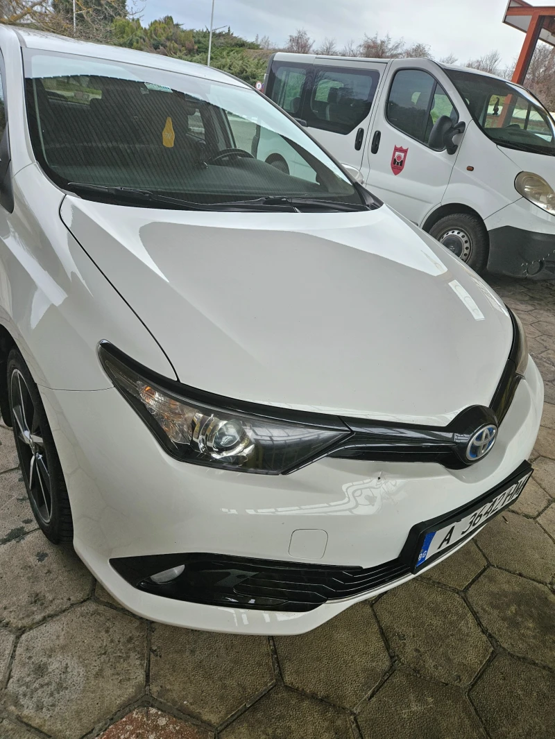 Toyota Auris, снимка 2 - Автомобили и джипове - 48964011