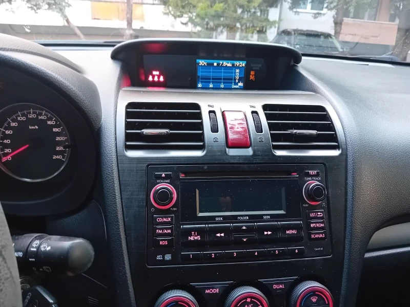 Subaru XV, снимка 11 - Автомобили и джипове - 52044613