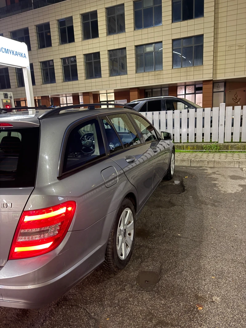 Mercedes-Benz C 200, снимка 4 - Автомобили и джипове - 52426571