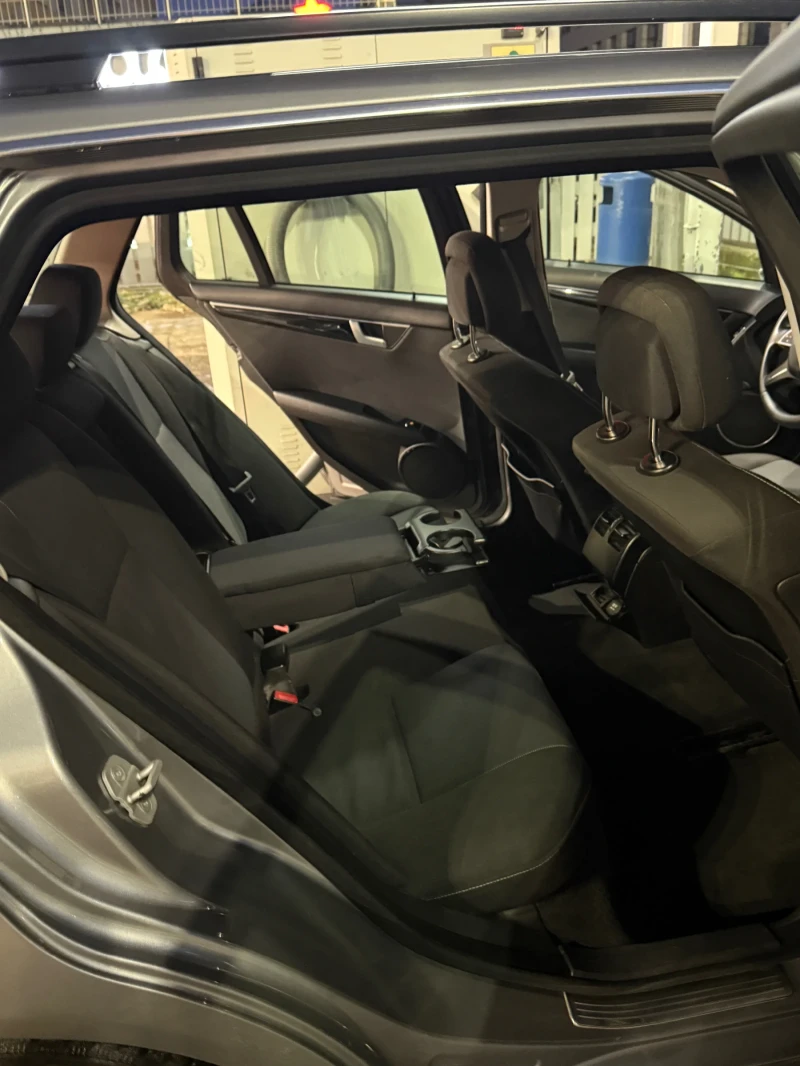 Mercedes-Benz C 200, снимка 9 - Автомобили и джипове - 52426571