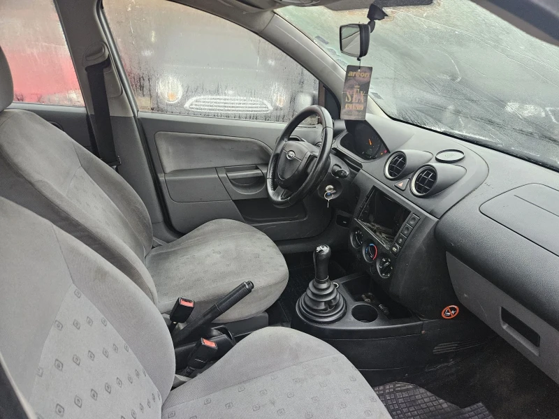 Ford Fiesta 1.3, снимка 8 - Автомобили и джипове - 52664888