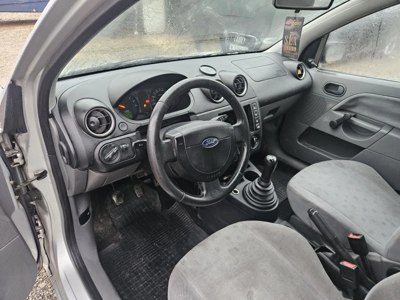 Ford Fiesta 1.3, снимка 9 - Автомобили и джипове - 52664888
