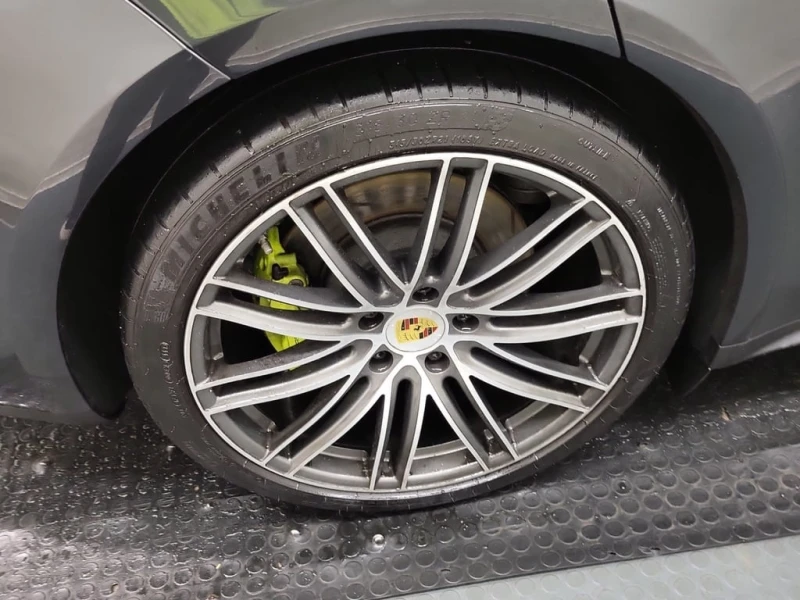 Porsche Panamera * 4 * CARFAX * БЕЗ ПЪРВОНАЧАЛНА ВНОСКА, снимка 17 - Автомобили и джипове - 52935342