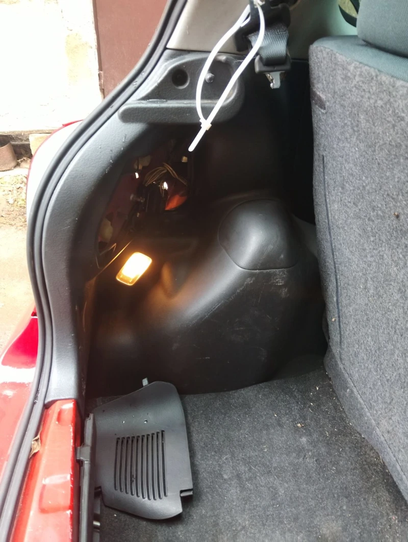 Toyota Yaris VVTi, снимка 7 - Автомобили и джипове - 53298138