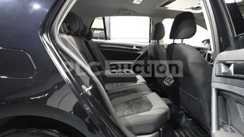 VW Golf 2.0 TDI| PANO| ПОДГРЕВ| ВКЛЮЧЕН ТЕХОНТЕСТ, снимка 10 - Автомобили и джипове - 54969142