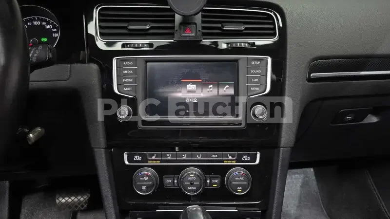 VW Golf 2.0 TDI| PANO| ПОДГРЕВ| ВКЛЮЧЕН ТЕХОНТЕСТ, снимка 8 - Автомобили и джипове - 54969142