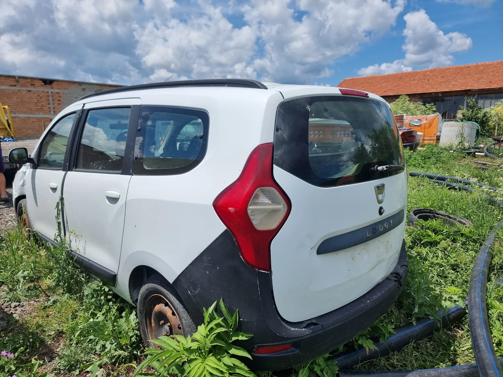 Dacia Lodgy 1.5 DCI, снимка 3 - Автомобили и джипове - 51899637