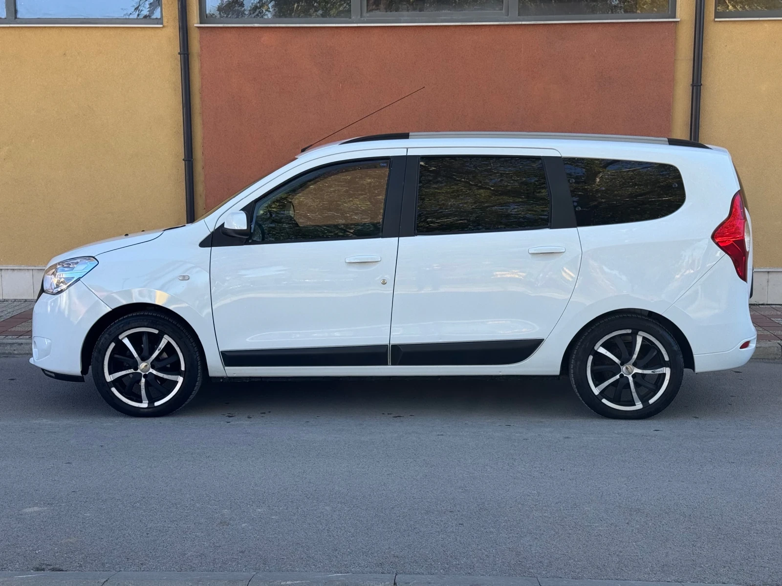 Dacia Lodgy 1.6газ/бензин* Клима* Темпомат* 7 места - изображение 5