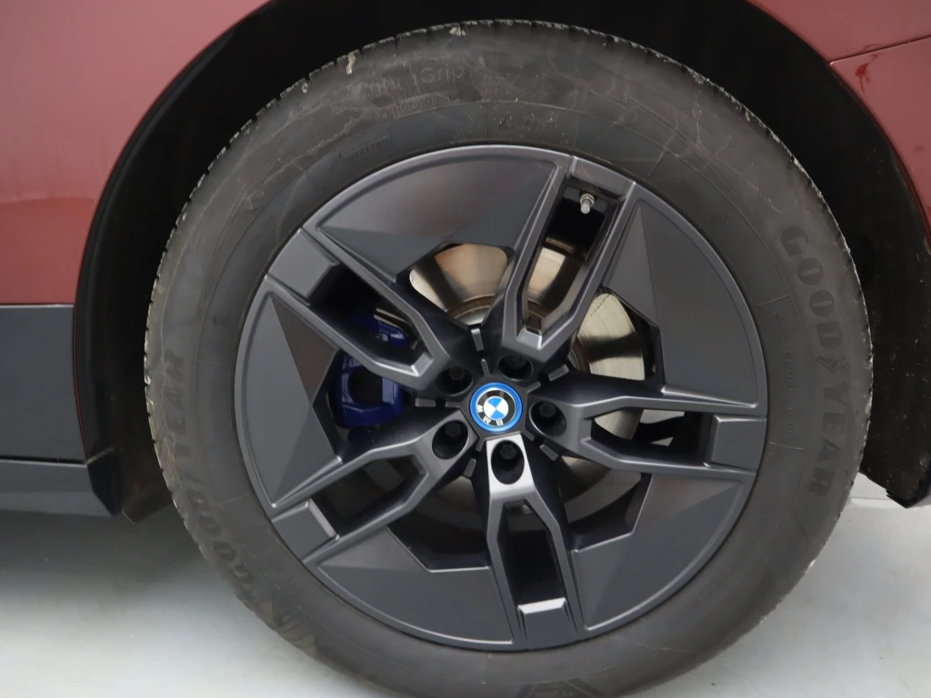 BMW iX  - изображение 10