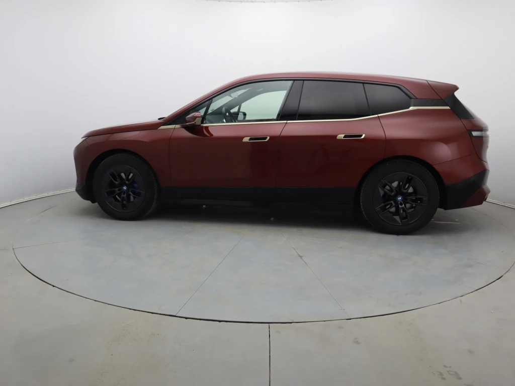 BMW iX  - изображение 6