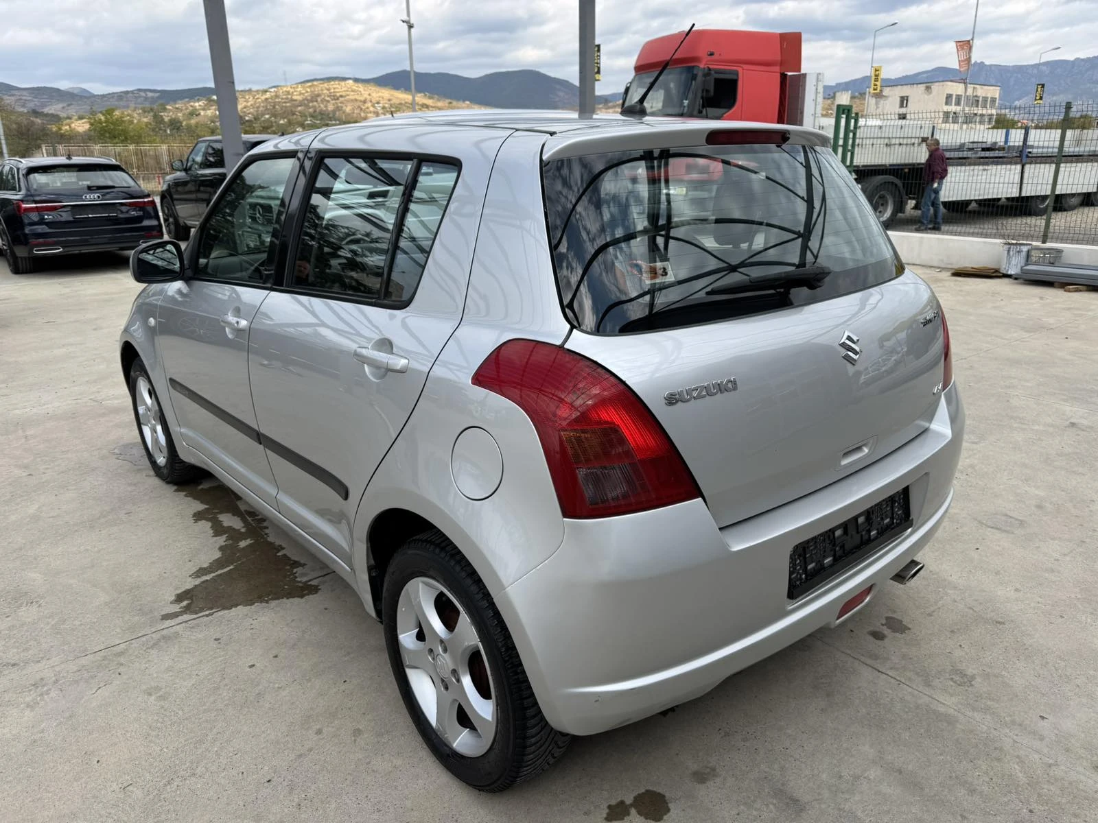 Suzuki Swift 92ps* 4x4* Бензин* Климатик - изображение 3