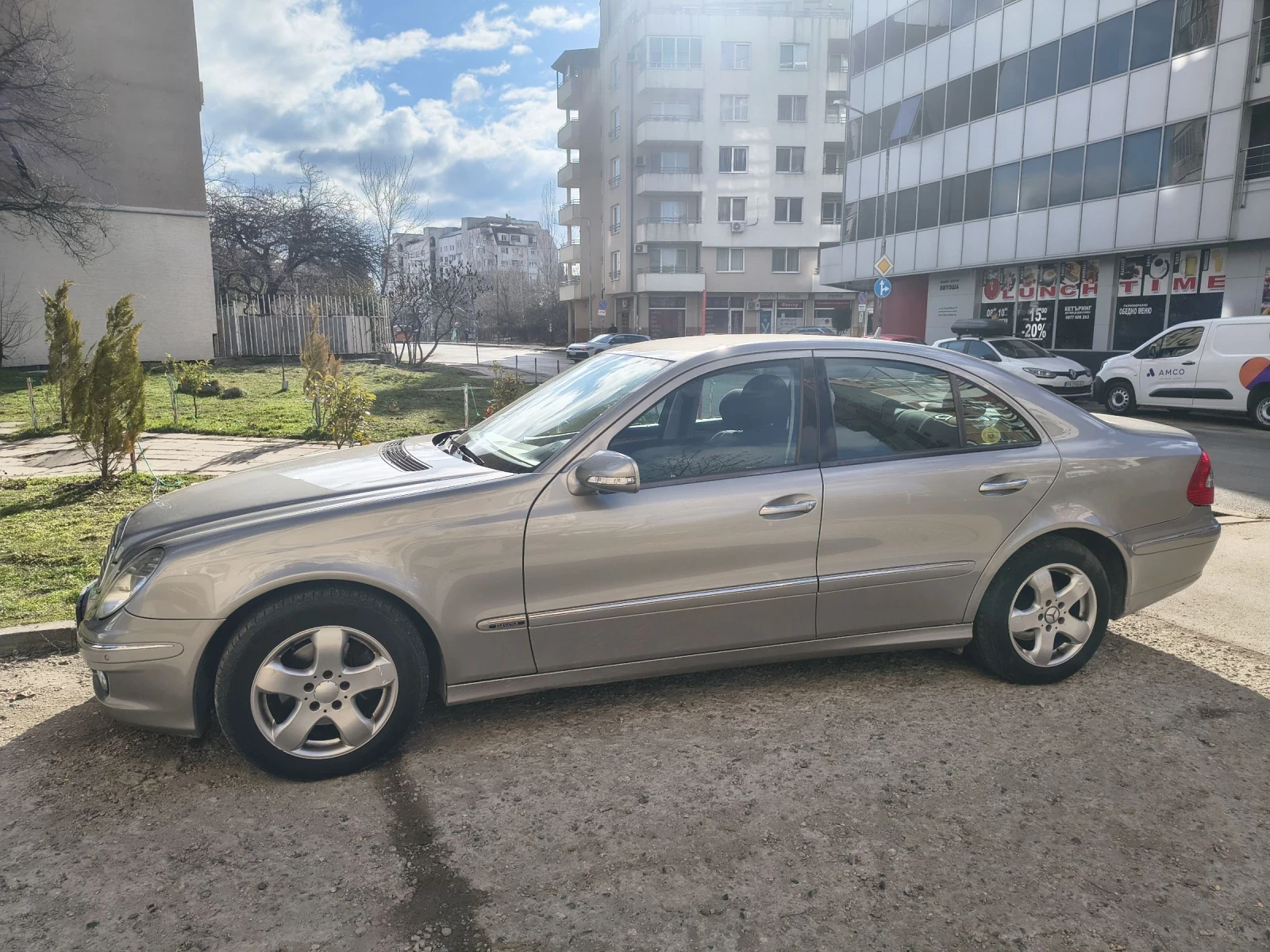 Mercedes-Benz E 200 CDI Elegance , снимка 3 - Автомобили и джипове - 53629824