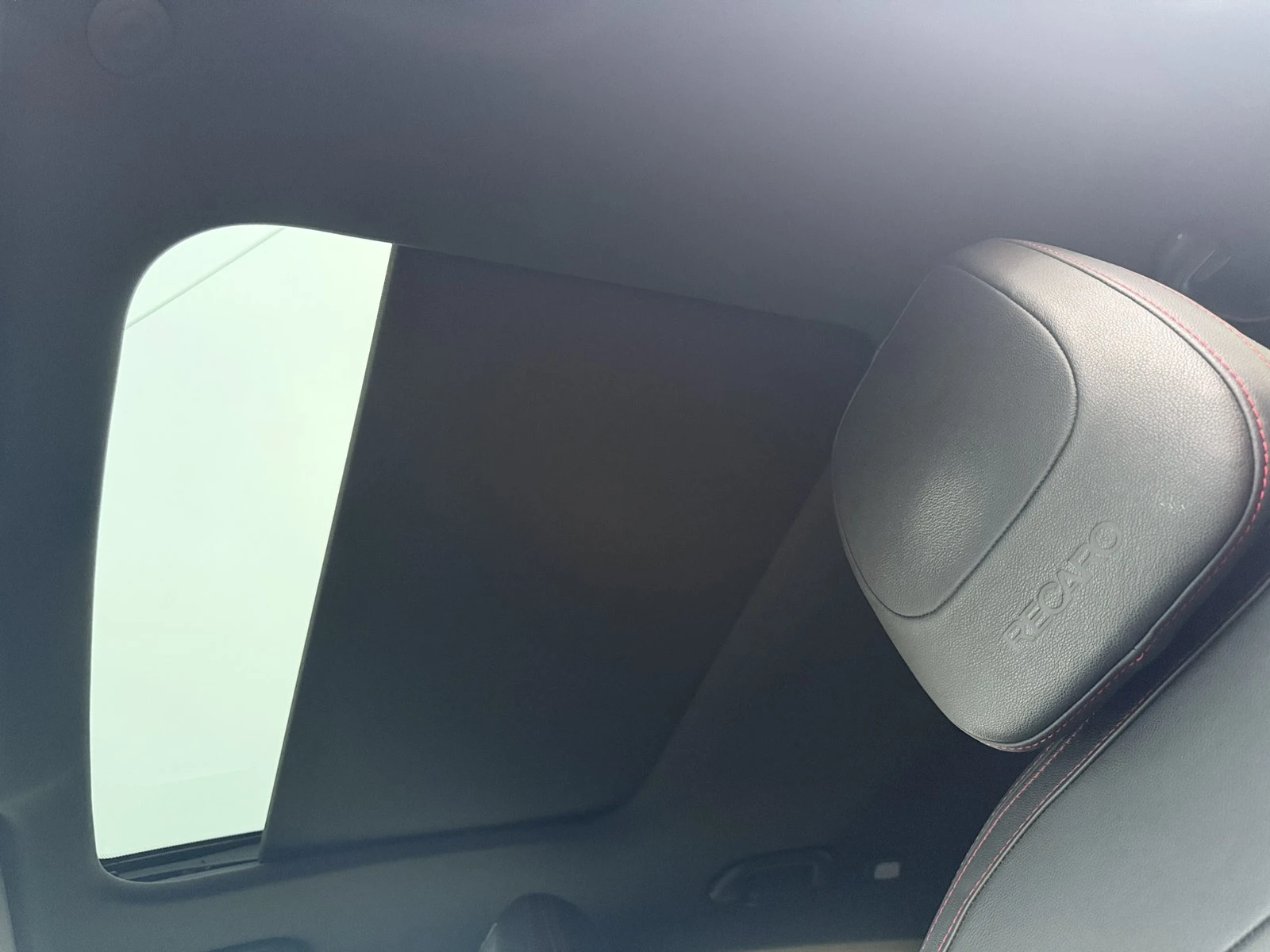 Kia Ceed GT Швейцария 138х.км КАТО НОВА, снимка 13 - Автомобили и джипове - 53713640