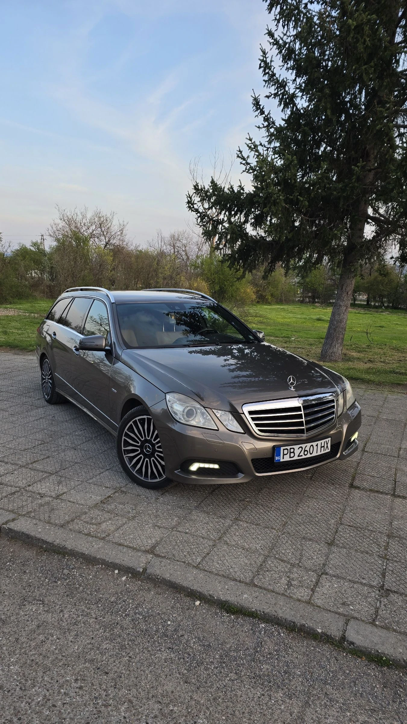 Mercedes-Benz E 350 CDI* Задно* AirMatic* Обдух* BiXenon* NAVI* Harman, снимка 3 - Автомобили и джипове - 54231697