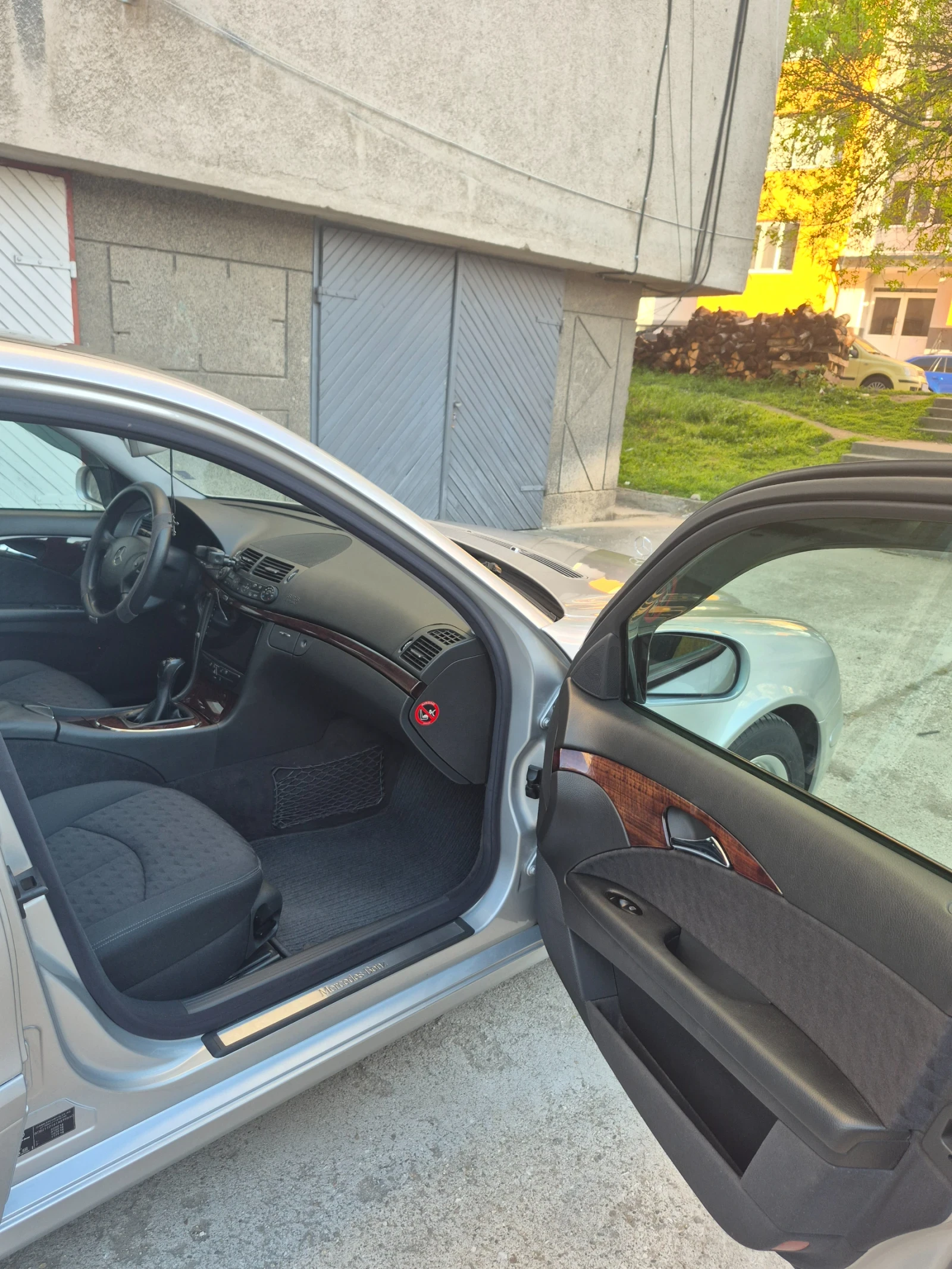 Mercedes-Benz E 270, снимка 9 - Автомобили и джипове - 54246579