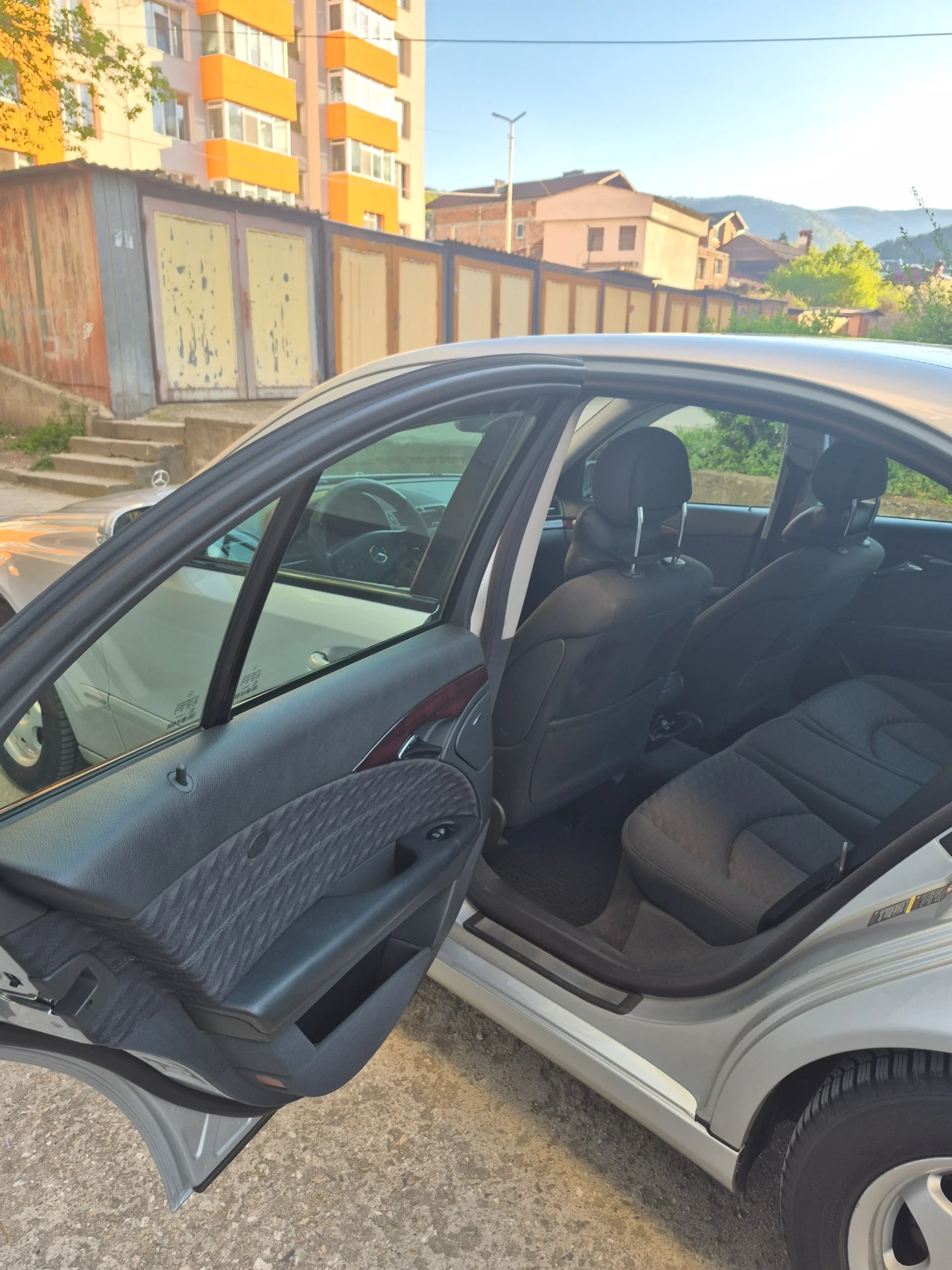 Mercedes-Benz E 270, снимка 6 - Автомобили и джипове - 54246579