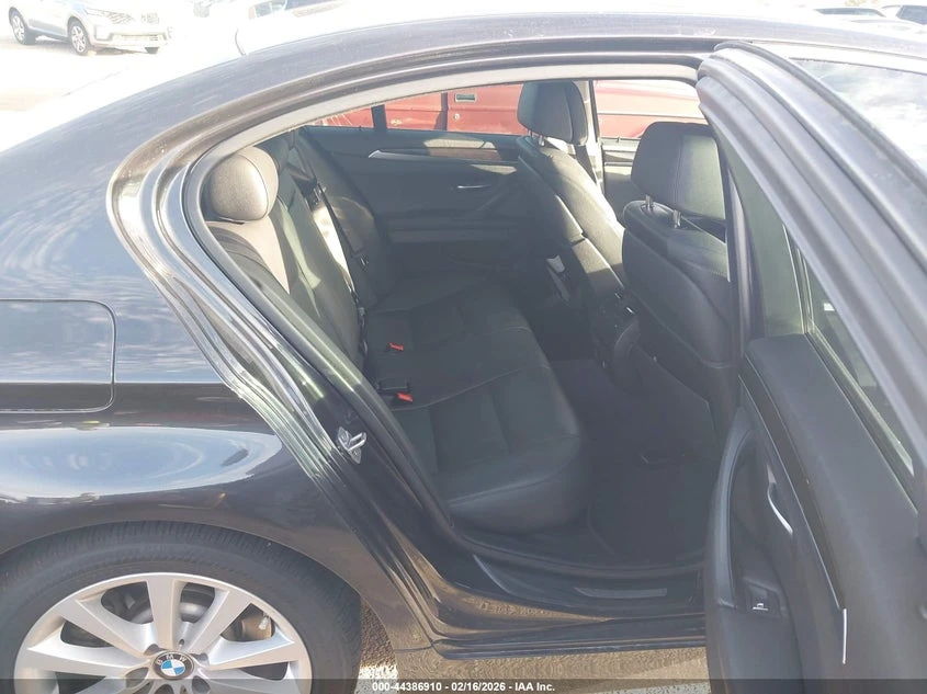 BMW 535 3.0l I xDrive, снимка 8 - Автомобили и джипове - 54256668