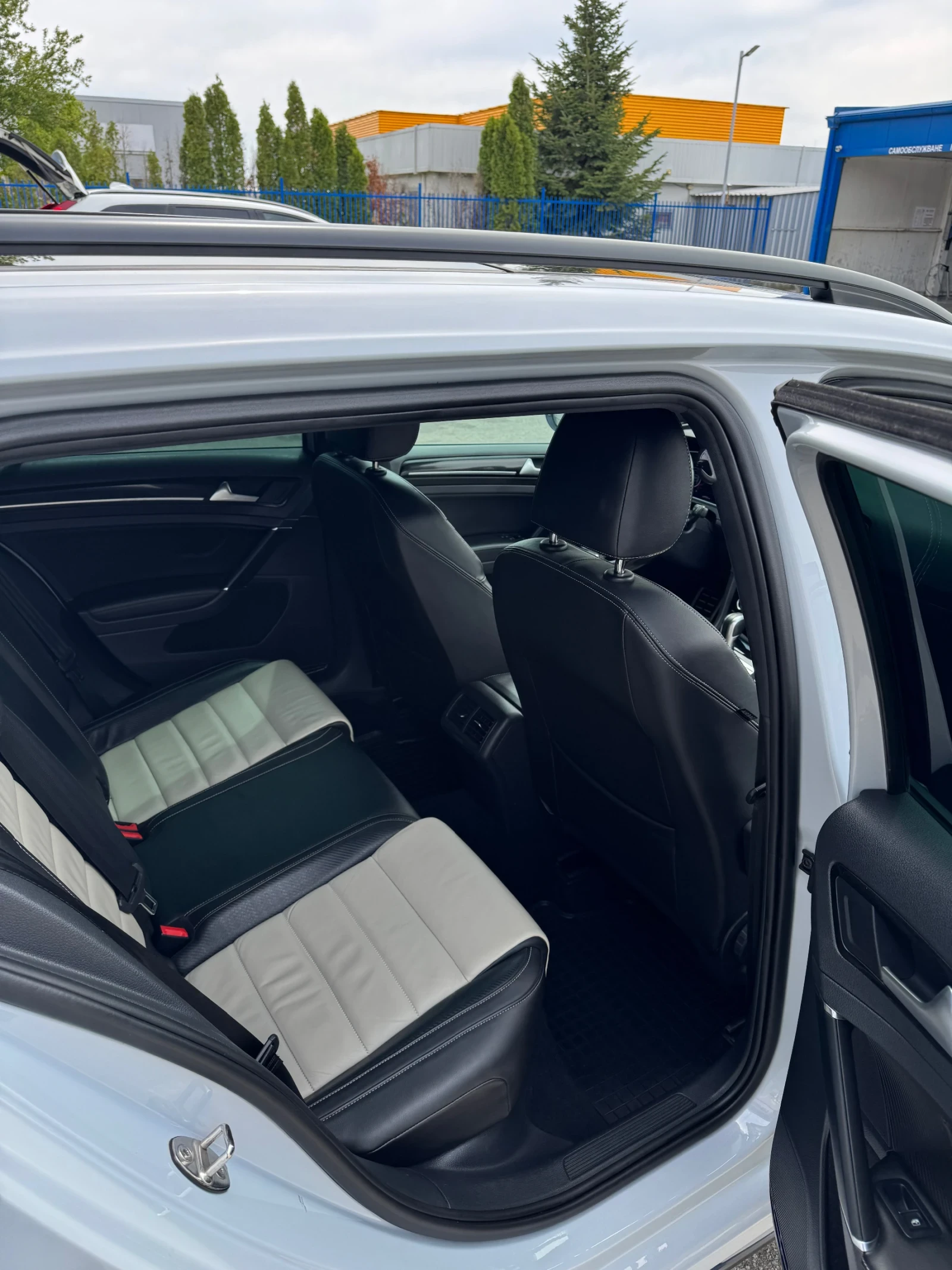 VW Golf Variant 7.5 R, снимка 9 - Автомобили и джипове - 54412899