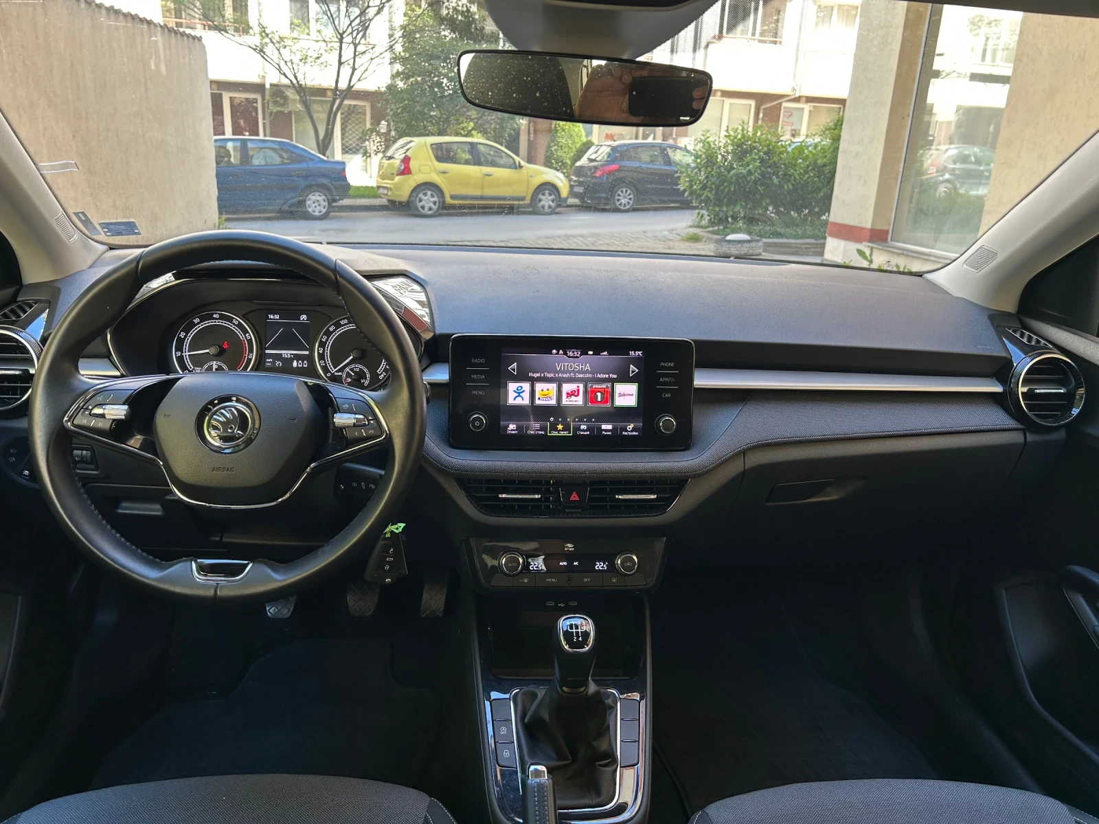 Skoda Fabia TSI Заводска гаранция, снимка 8 - Автомобили и джипове - 54731171
