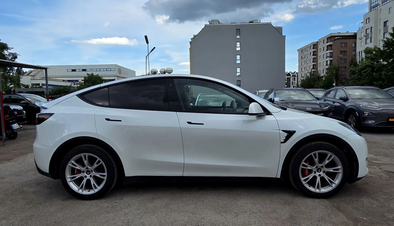 Tesla Model Y 2024/530p.s./Performance, снимка 2 - Автомобили и джипове - 54825678