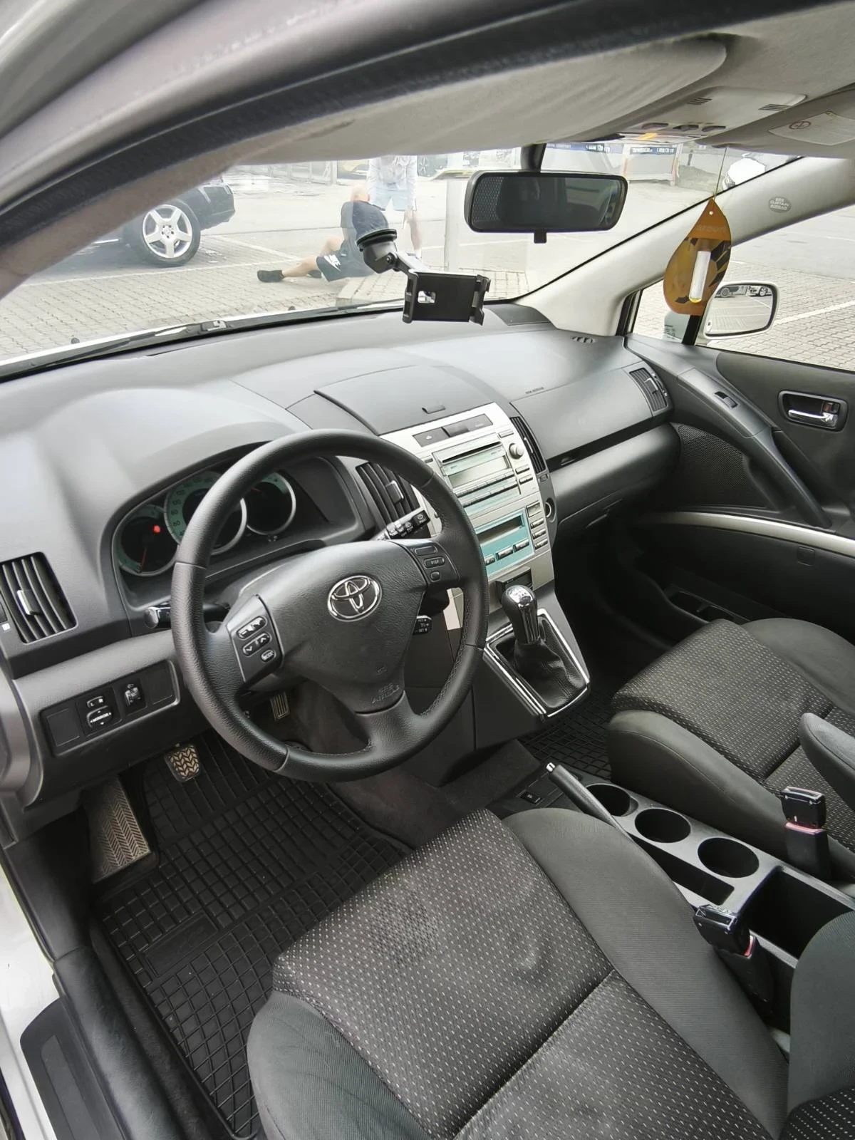 Toyota Corolla verso 2.2, снимка 7 - Автомобили и джипове - 54895332