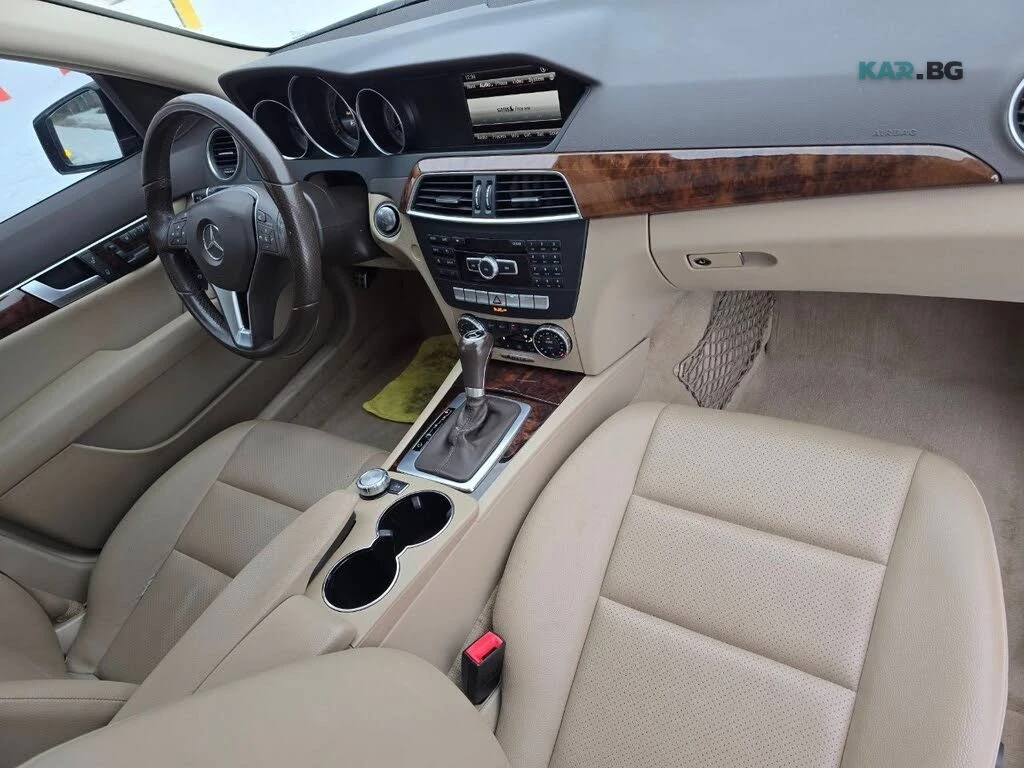 Mercedes-Benz C 350 * 4MATIC* АвтоКредит * (ЦЕНА ДО БГ), снимка 12 - Автомобили и джипове - 55062979