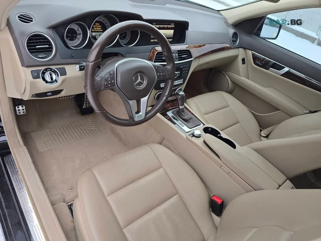 Mercedes-Benz C 350 * 4MATIC* АвтоКредит * (ЦЕНА ДО БГ), снимка 10 - Автомобили и джипове - 55062979