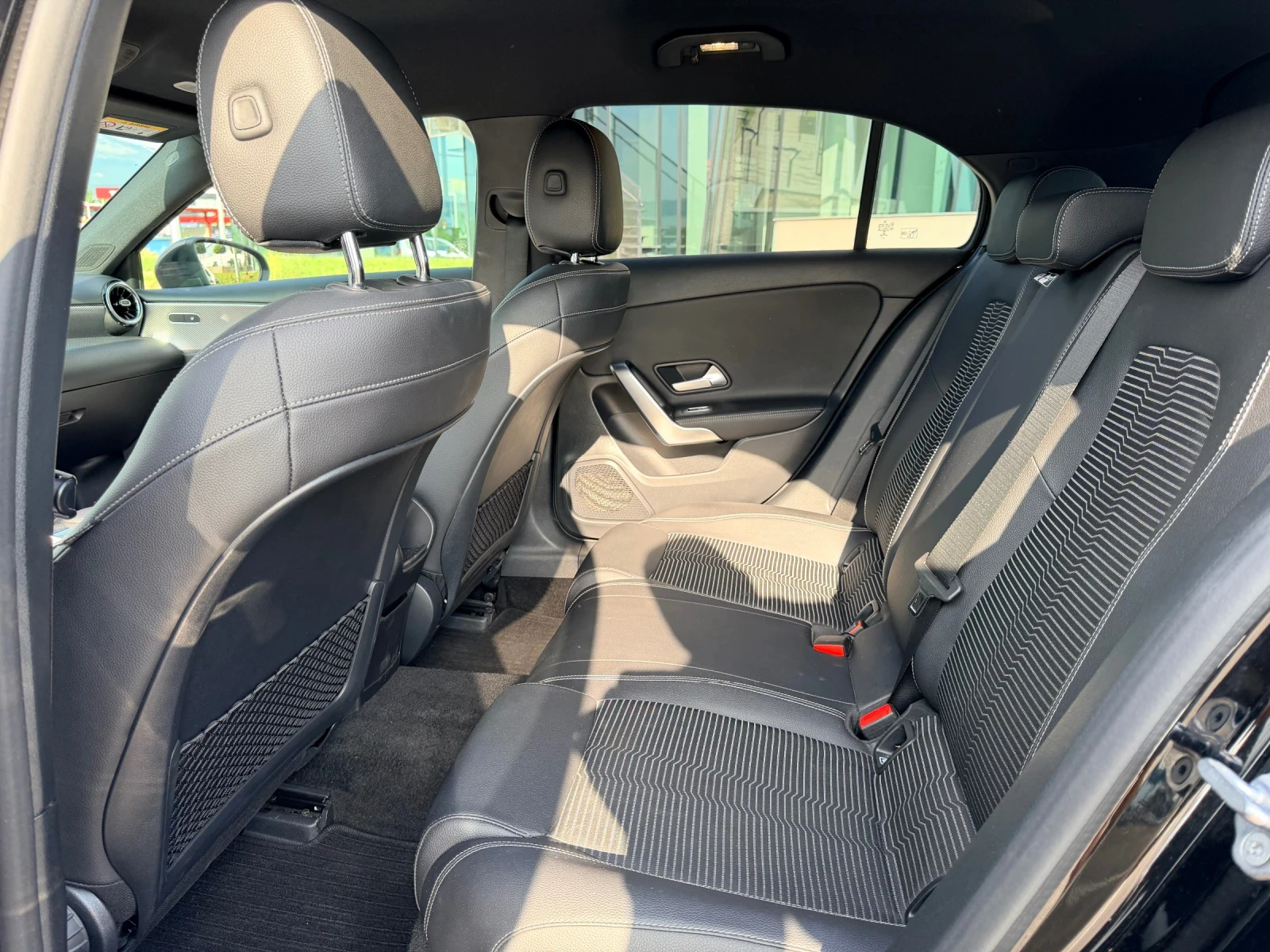 Mercedes-Benz A 200 -Sport edition-Всичко платено-обслужен-Лизинг, снимка 13 - Автомобили и джипове - 55809514