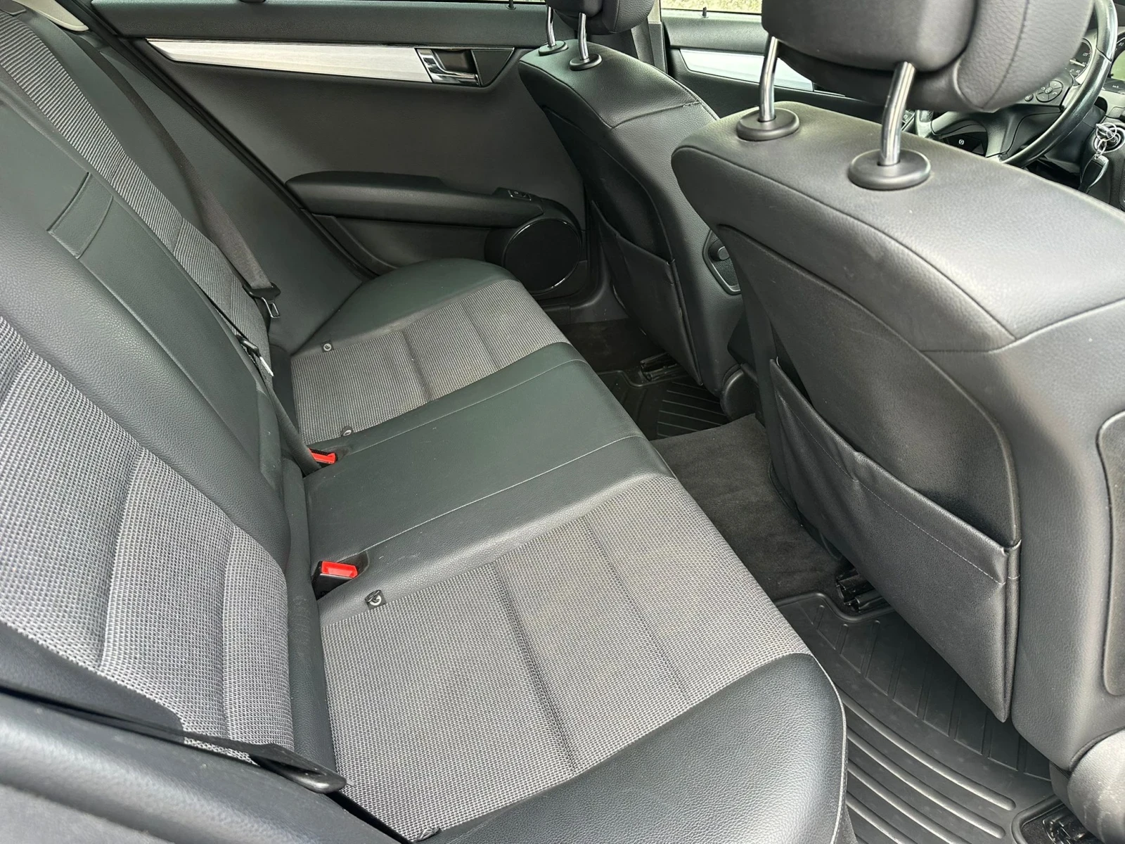Mercedes-Benz C 220 ТОП ЦЕНА ДО 13.09.2026, снимка 10 - Автомобили и джипове - 56014358
