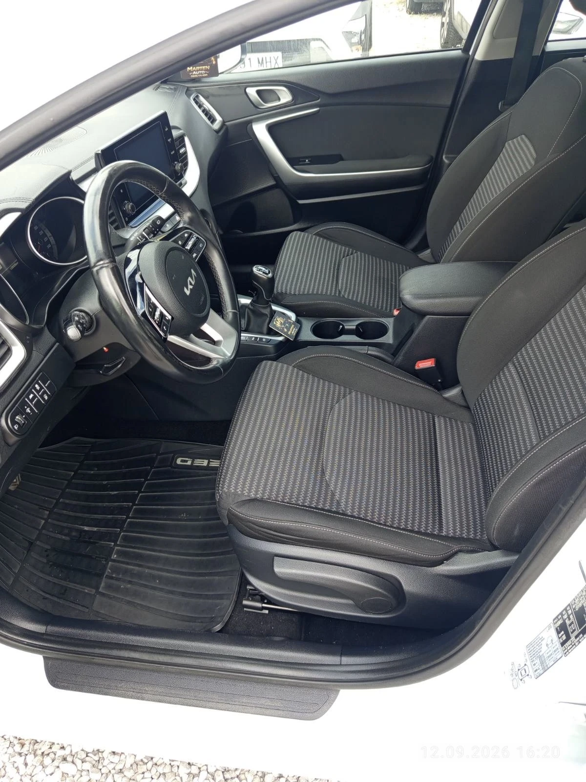 Kia Ceed 1.6Mild-Hybrid , снимка 13 - Автомобили и джипове - 56042116