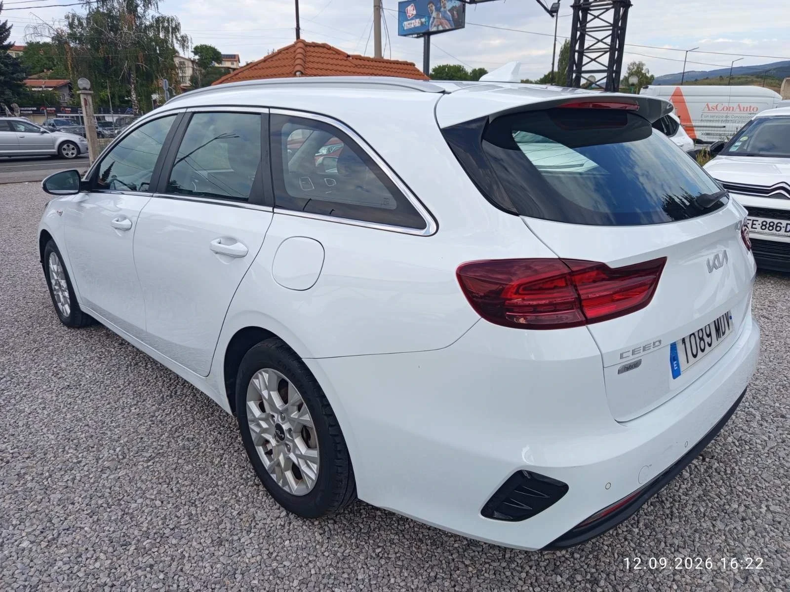 Kia Ceed 1.6Mild-Hybrid , снимка 5 - Автомобили и джипове - 56042116