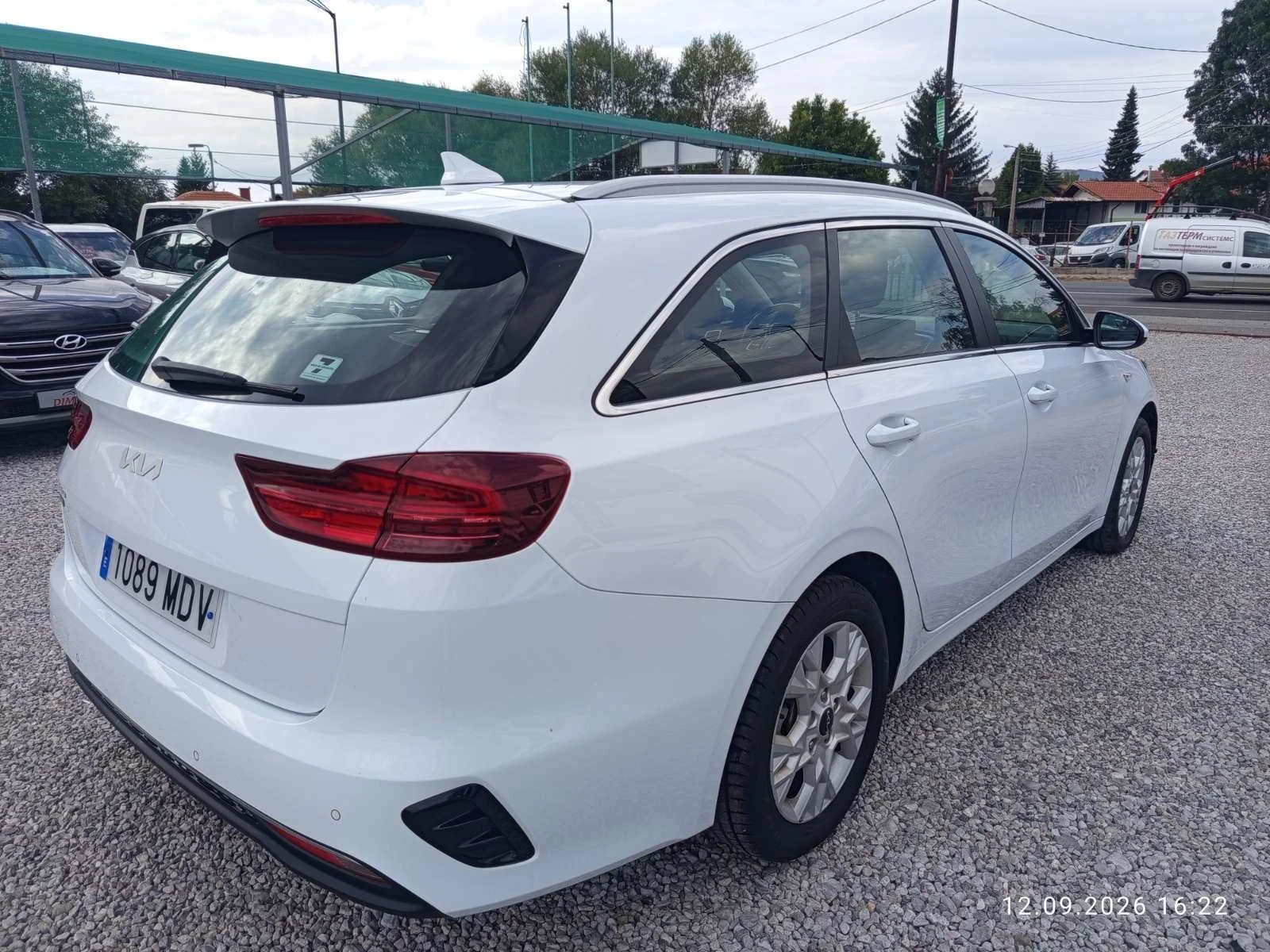 Kia Ceed 1.6Mild-Hybrid , снимка 4 - Автомобили и джипове - 56042116