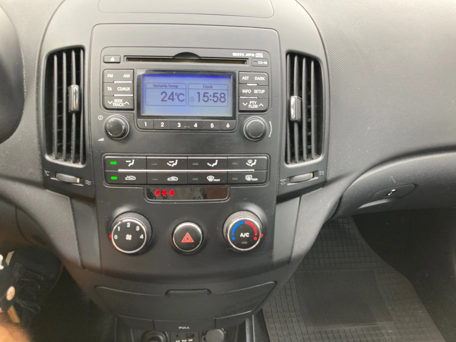 Hyundai I30 1.4 Benzin 109konq Klima Raboti, снимка 11 - Автомобили и джипове - 56054423
