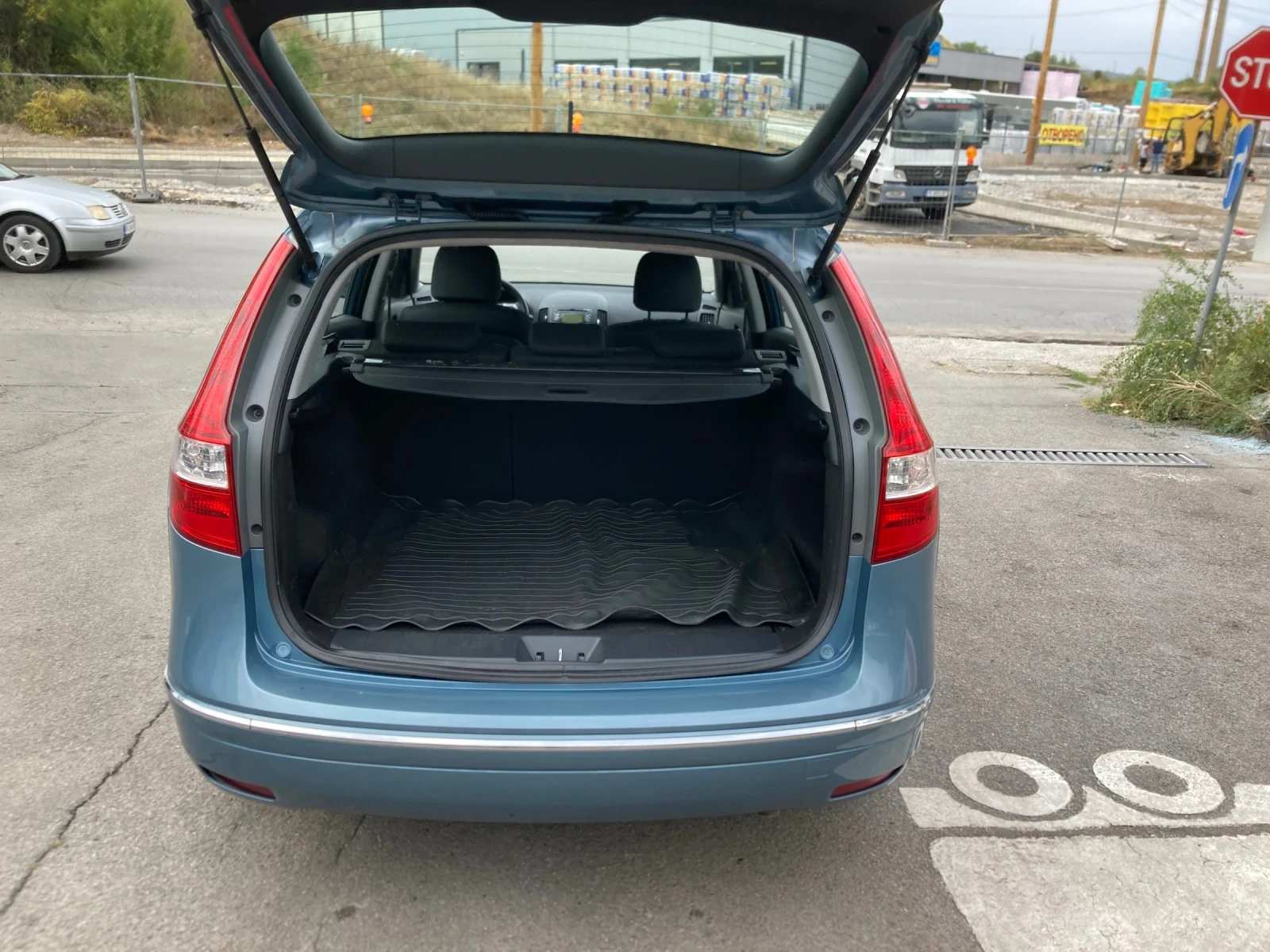 Hyundai I30 1.4 Benzin 109konq Klima Raboti, снимка 6 - Автомобили и джипове - 56054423