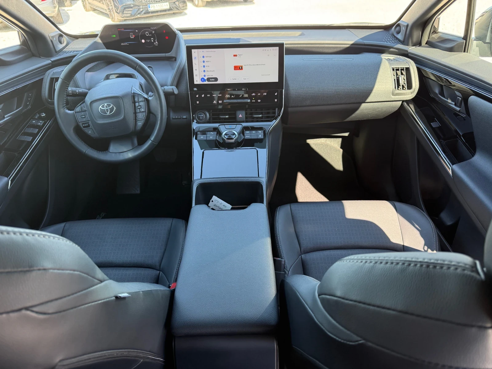 Toyota bZ4X Европа* JBL* Multi-Led* 360* FULL екстри* , снимка 13 - Автомобили и джипове - 56128779