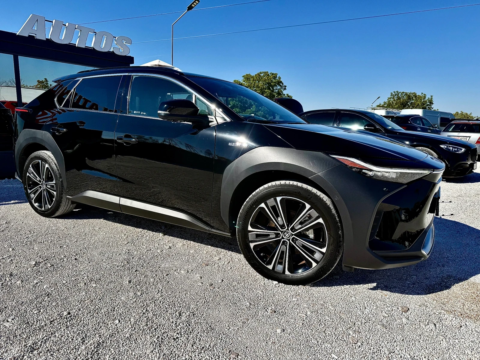 Toyota bZ4X Европа* JBL* Multi-Led* 360* FULL екстри* , снимка 4 - Автомобили и джипове - 56128779