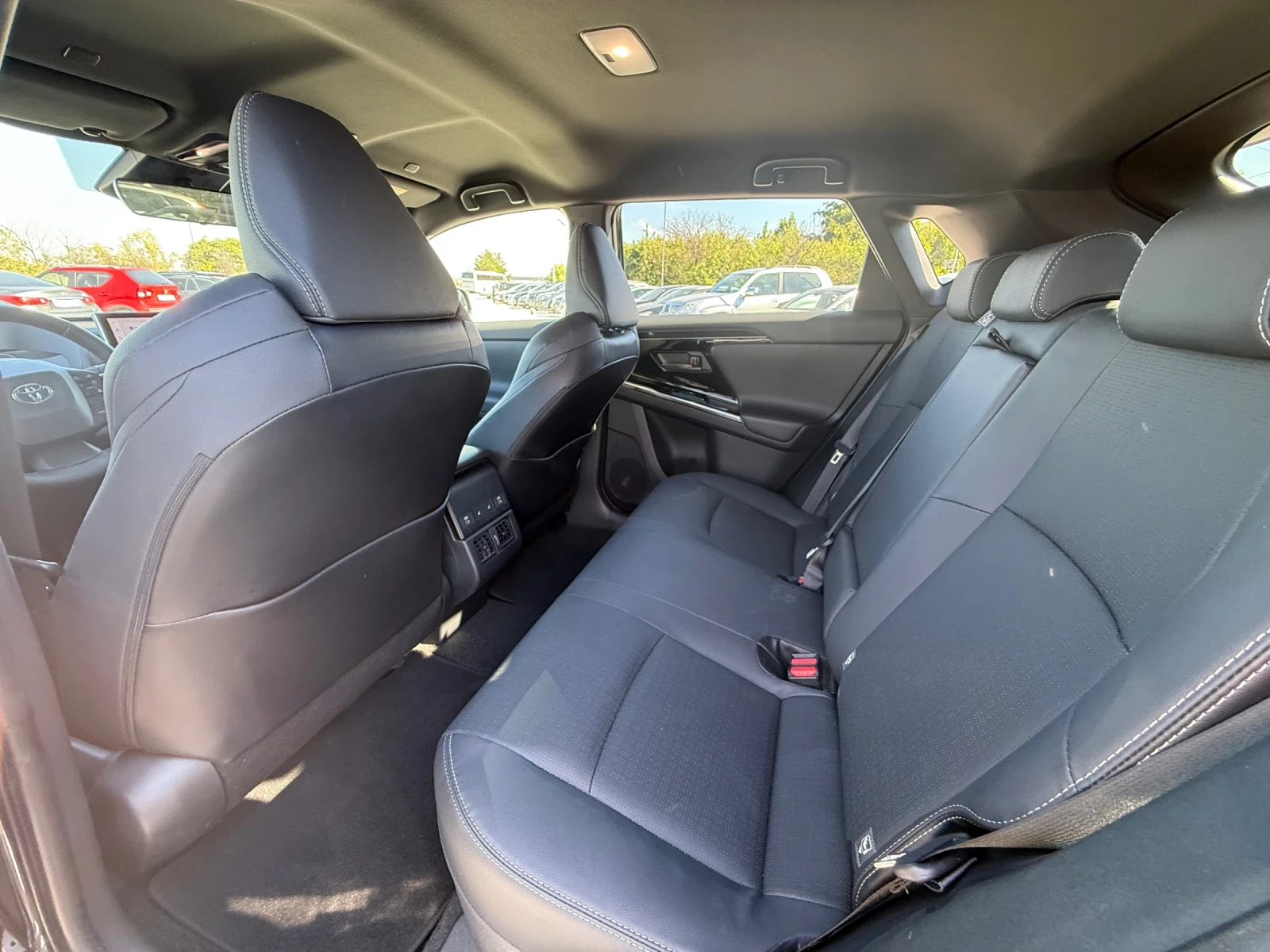 Toyota bZ4X Европа* JBL* Multi-Led* 360* FULL екстри* , снимка 11 - Автомобили и джипове - 56128779