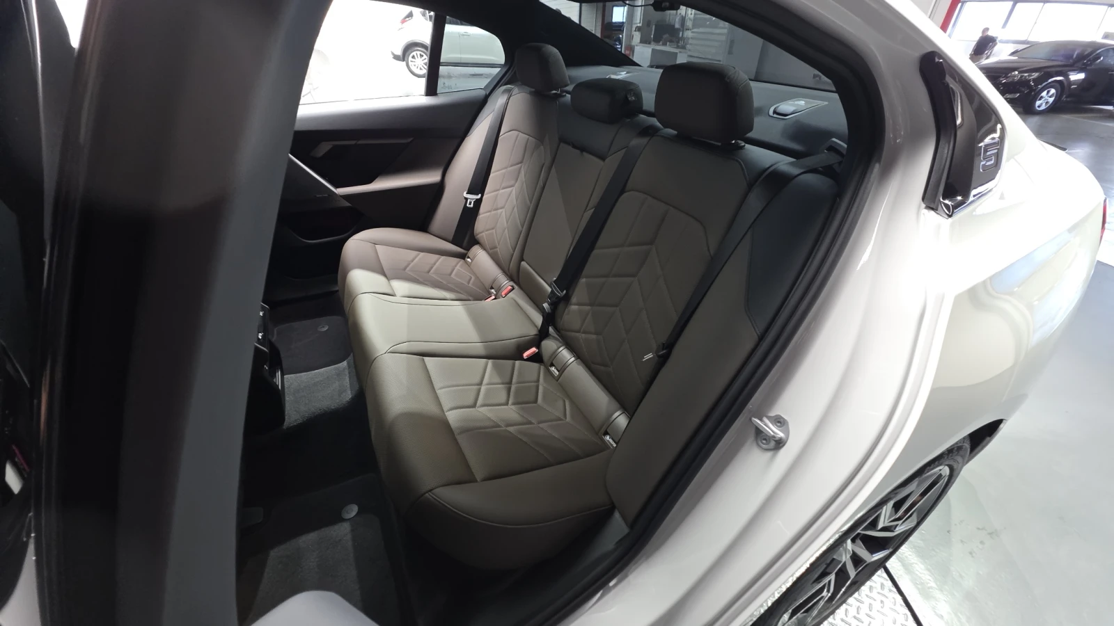 BMW 523 2026-5'series (G60) 523D M-Sport ������ ���� | Mobile.bg � ����������� 12