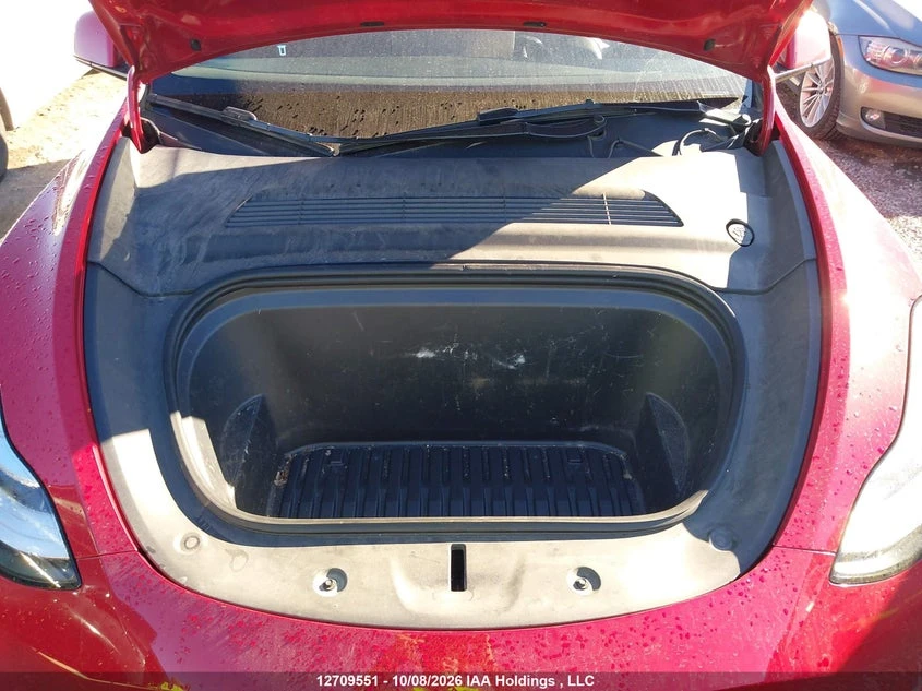 Tesla Model Y Long Range, снимка 10 - Автомобили и джипове - 56571244