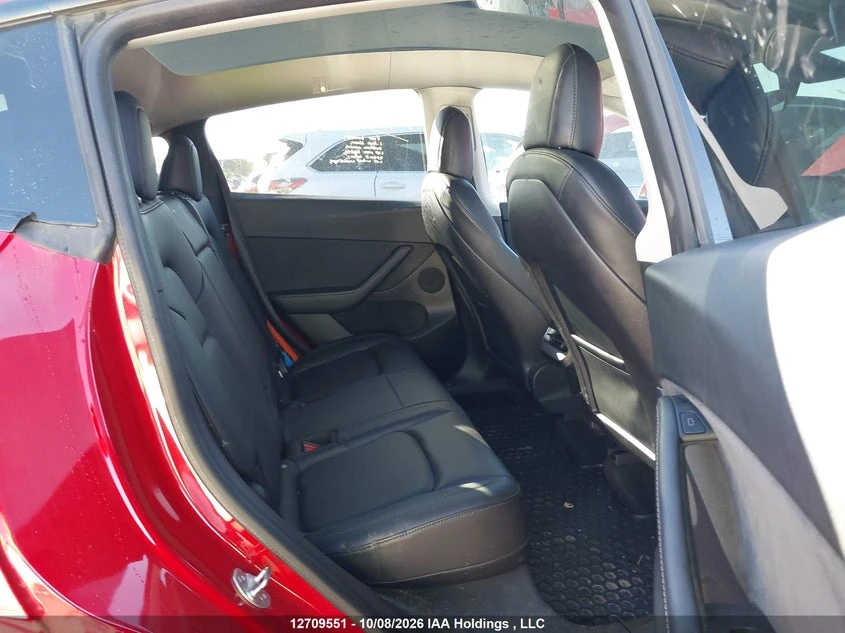 Tesla Model Y Long Range, снимка 8 - Автомобили и джипове - 56571244