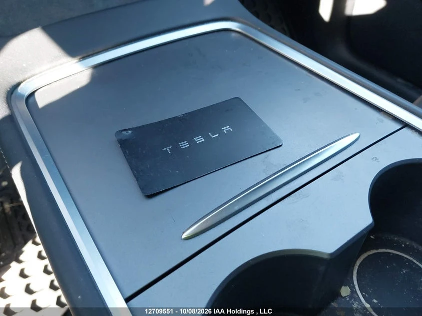 Tesla Model Y Long Range, снимка 11 - Автомобили и джипове - 56571244