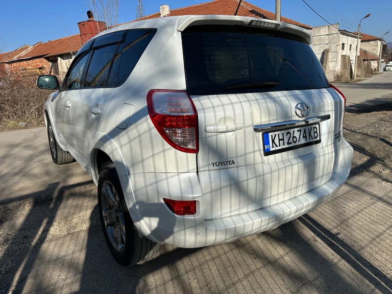 Toyota Rav4 2.2 dcat 150 кс, снимка 6 - Автомобили и джипове - 49104440