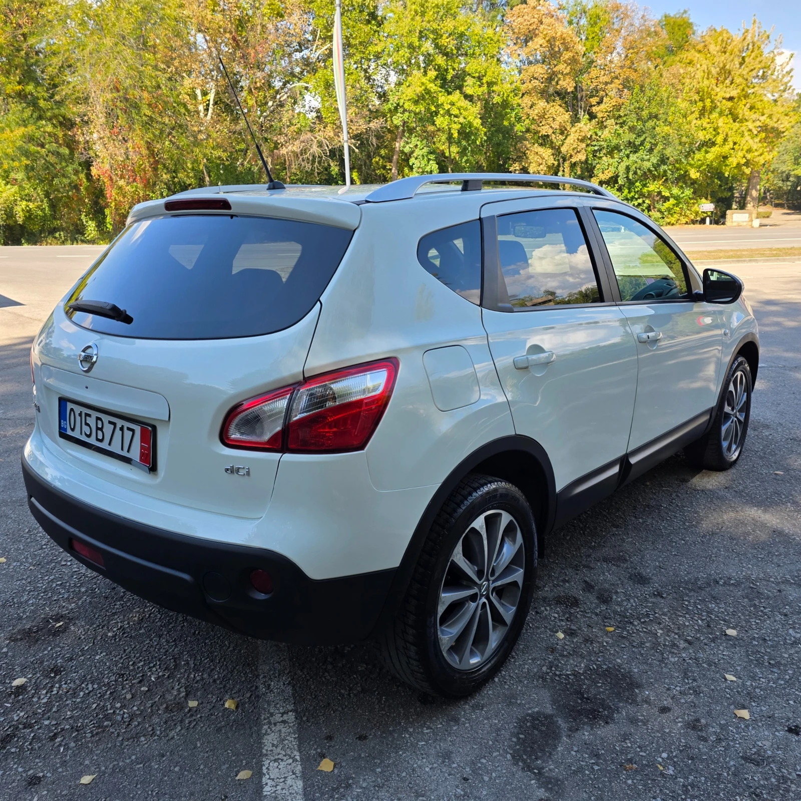 Nissan Qashqai 1.6DCI 4x4 FULL - изображение 8