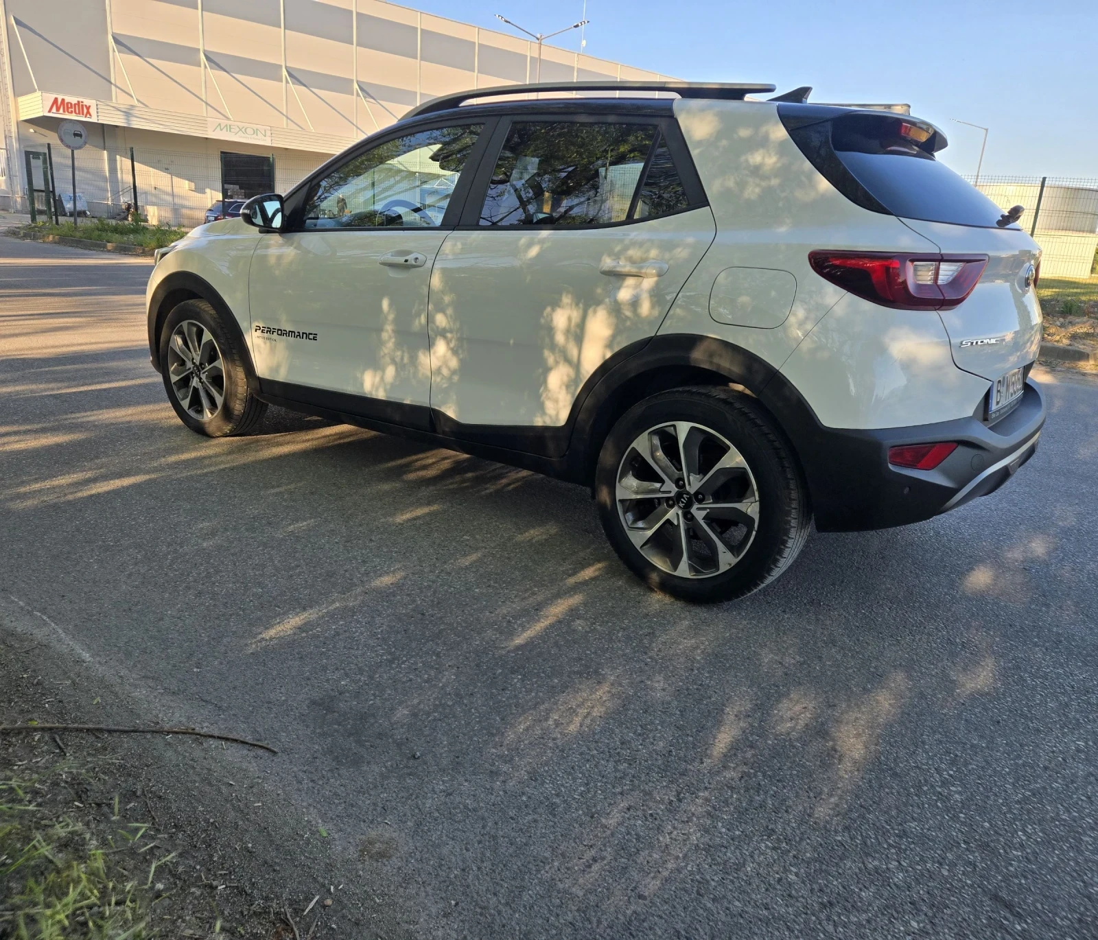 Kia Stonic T- GDI 120kc.- NAVI- CARPLAY- WAZE, снимка 16 - Автомобили и джипове - 54812922