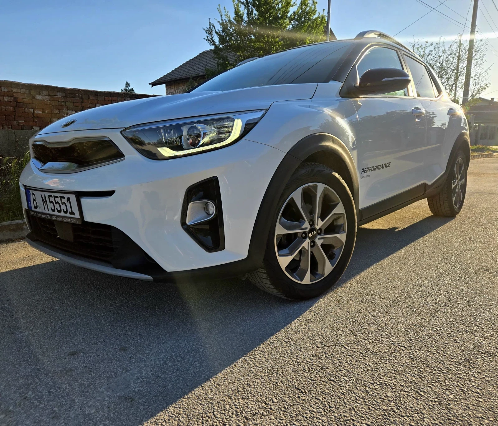 Kia Stonic T- GDI 120kc.- NAVI- CARPLAY- WAZE, снимка 4 - Автомобили и джипове - 54812922