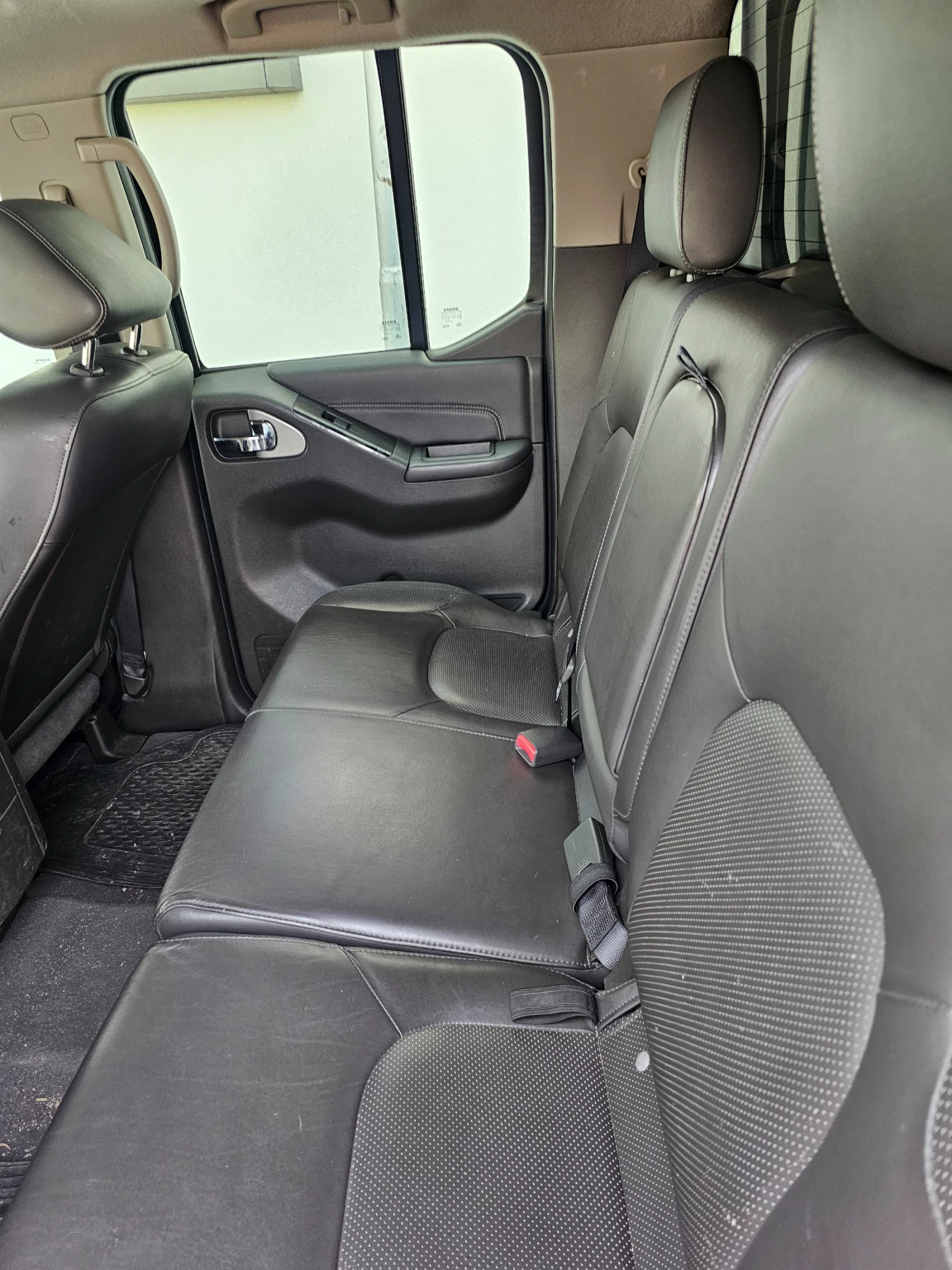 Nissan Navara 3.0 V6, снимка 5 - Автомобили и джипове - 56466486