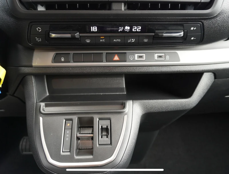 Fiat Ulysse 2.0 BlueHDI 180hp 8AT, фабрично нов, гаранция, фул, снимка 17 - Бусове и автобуси - 52013999