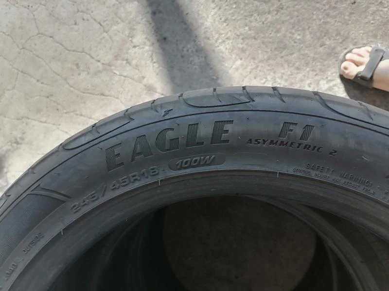 Гуми Летни 245/45R18, снимка 5 - Гуми и джанти - 29589247