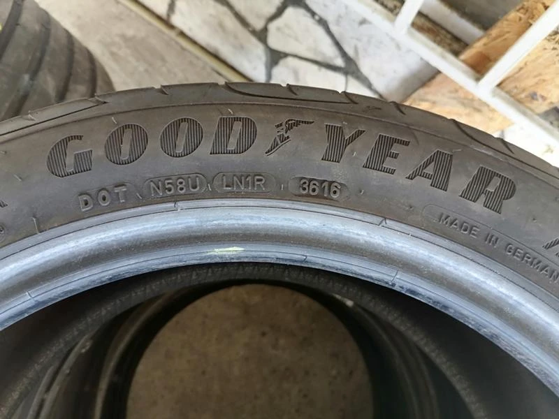 Гуми Летни 245/45R18, снимка 4 - Гуми и джанти - 29589247